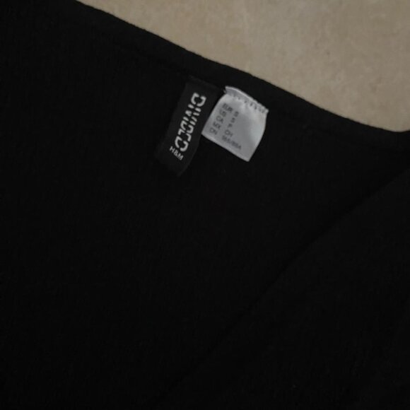 Silver Button-Front Sweater Vest H&M - LIKE NEW - Picture 3 of 3